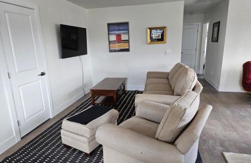 University Park Apartamento | Sunny Beautiful Apt, 2nd Level, 2Bedroom, 2Bath, Kitchen, Dining