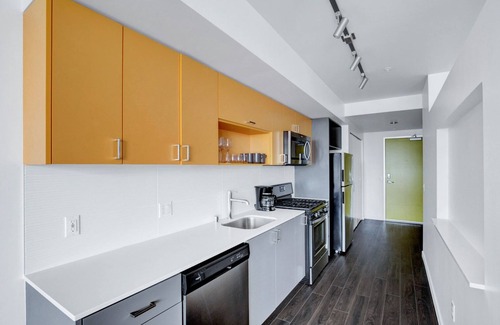 Wilburton Apartamento | Sunny Bellevue 1BR w/ BBQ, Gym, W/D, near Spring District, by Blueground