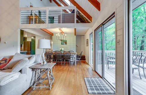Big Canoe Cabina | Sunny Big Canoe Home w/ Views & Screened Porch
