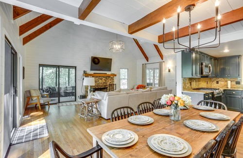 Big Canoe Cabina | Sunny Big Canoe Home w/ Views & Screened Porch