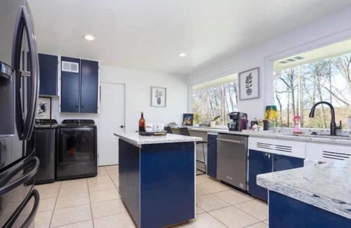 Macon Casa | Sunny Bird Sanctuary; 3 King Bds; Bike Dwntwn; EV