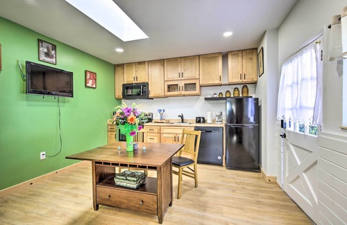 Lincoln Acres Apartamento | Sunny Bonita Studio ~ 5 Mi to Historic Dtwn!