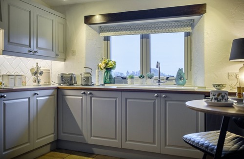 Lindale Cabaña | SUNNY BRAE, family friendly, character holiday cottage in Lindale