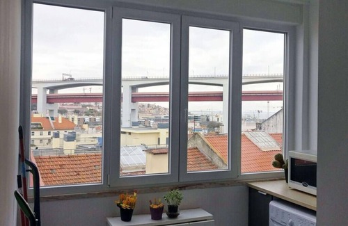 Santo Amaro Casa | Sunny & Bright Flat w/ River View