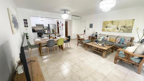 Playa Bibijagua Apartamento | Sunny Caribbean Apartment with Pool