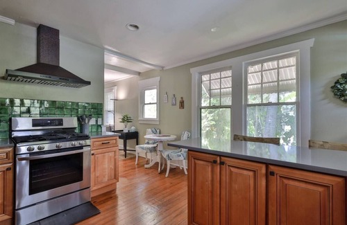 Wallaces New Smyrna Casa | Sunny Carriage House Canal St & Waterfront