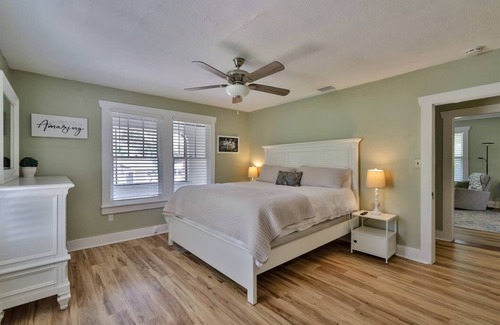Wallaces New Smyrna Casa | Sunny Carriage House Canal St & Waterfront