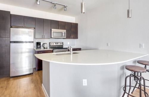 Cherrywood Apartamento | Sunny Cherrywood 1BR w/ Pool, Gym & W/D, nr restaurants, by Blueground