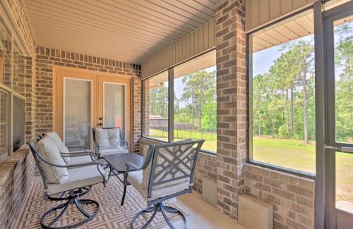 Navarre Casa | Sunny Coastal Getaway 5 Mi to Navarre Beach!