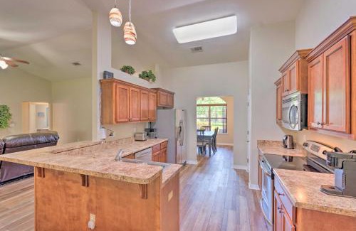 Navarre Casa | Sunny Coastal Getaway 5 Mi to Navarre Beach!