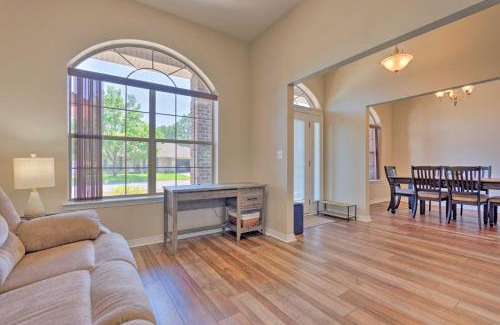 Navarre Casa | Sunny Coastal Getaway 5 Mi to Navarre Beach!