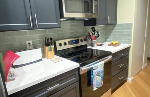 Aptos Condominio | Sunny Condo- Pool & Spa 'Walk to Capitola Village!'
