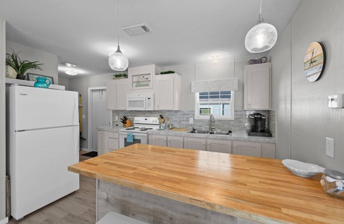 Naples Cabaña | Sunny Cottage south of Naples near Marco Island