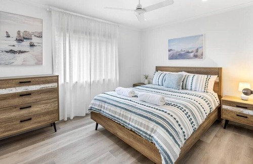 Mudjimba Casa | Sunny Dayz @ Sundew - Pet Friendly, Beach Accommodation
