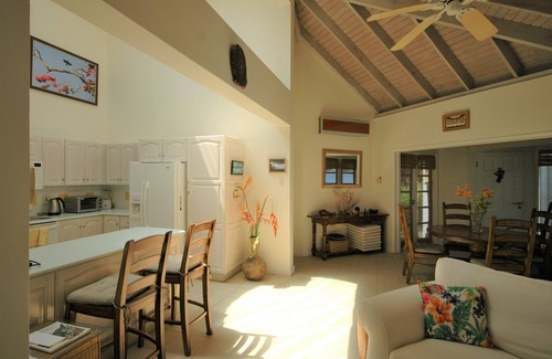 Lowlands Villa | Hermosa casa de campo frente al mar
