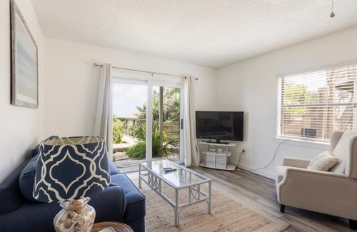 Sea Dunes Apartamento | Sunny Daze Sea Dunes Townhome - Pool - Green Turtle B6 Down