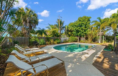 Holmes Beach Casa | Sunny Daze