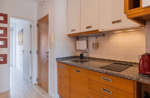 Sao Bento Apartamento | Sunny Design Apt in Praça das Flores by LovelyStay