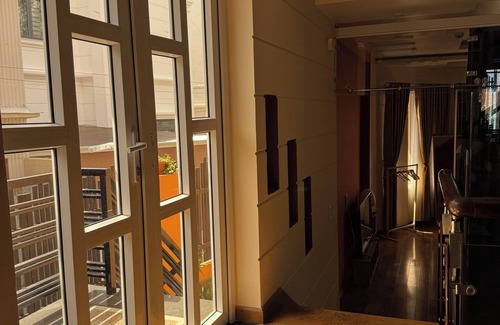 Da Lat Apartamento | Sunny doubled-balcony hotel suites in the spacious and cozy villa