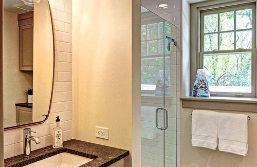 Ambler Casa | Sunny Executive Carriage House / Guest House ubicado en Blue Bell, PA.