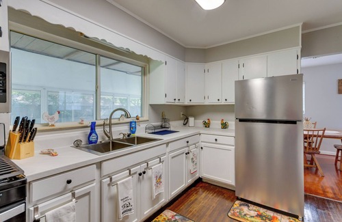 Wright Casa | Sunny Fort Walton Beach Vacation Rental w/ Yard!