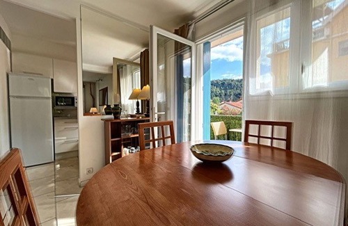 Amelie-les-Bains-Palalda Apartamento | Soleado F2 con terraza, parking, WiFi, centro ciudad