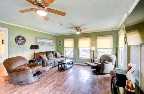 Freeport Casa | Sunny Freeport Home on Canal Fish On-Site!