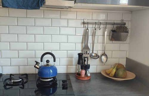 1st Arrondissement Apartamento | Sunny, fully-equipped apartment with balcony in central Marseille.