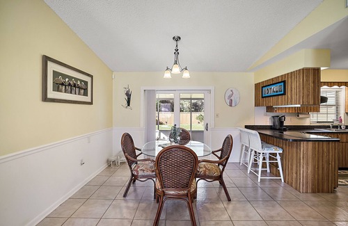 Leesburg Casa | Sunny Getaway: Easy Access to Orlando & the Shore!