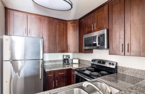 Atwater Village Apartamento | Sunny Glendale 1BR w/ Gym, Pool, walkable location, by Blueground