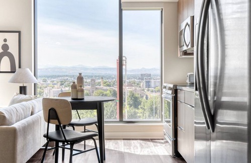Golden Triangle Apartamento | Sunny Golden Triangle 1BR w/ Pool, Gym & W/D, next to Park, by Blueground