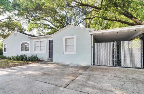 Bayview Casa | Sunny Gulfport Home Walk to Art District and Beach!