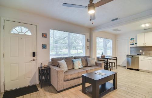 Bayview Casa | Sunny Gulfport Home Walk to Art District and Beach!