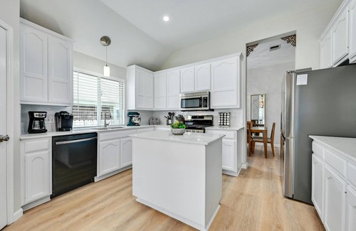 Wells Branch Casa | Sunny Haven: Open Concept Living w/ Games Galore!