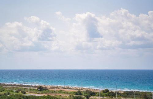 Nahariya Apartamento | Sunny Haven Sea View Escape by Sea N' Rent