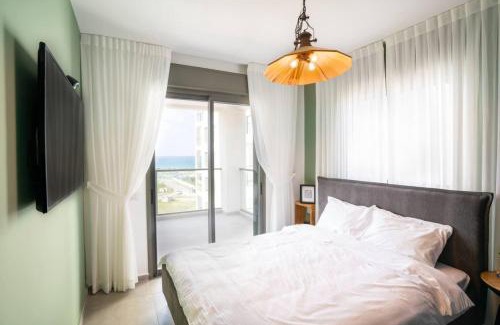 Nahariya Apartamento | Sunny Haven Sea View Escape by Sea N' Rent