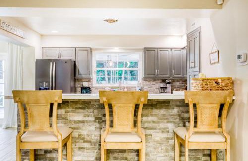 Clearwater Casa | Sunny Highfield Drive