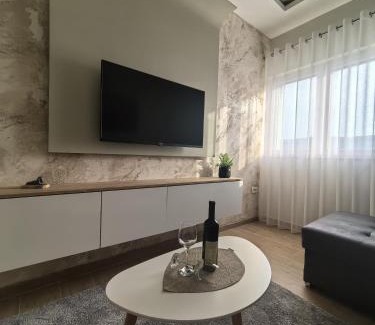 Radanovici Apartamento | Sunny Hill - Parking - Fenced Garden - Luxury Loft