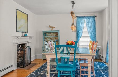 Mystic - New London Casa | Sunny Historic 3 BR Townhouse in Downtown Mystic