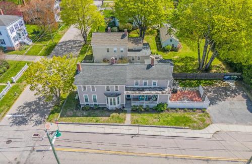 Mystic - New London Casa | Sunny Historic 3 BR Townhouse in Downtown Mystic