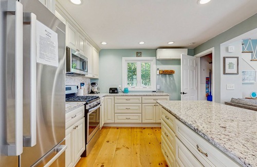 Wells Beach Casa | Sunny home near the sand with bikes, grill, firepit, & balcony- dog-friendly