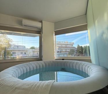 Peristeri Apartamento | Sunny Home Private Jacuzzi Hydromassage, Underground Parking, 300m Metro Peristeri