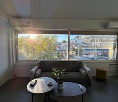 Peristeri Apartamento | Sunny Home Private Jacuzzi Hydromassage, Underground Parking, 300m Metro Peristeri
