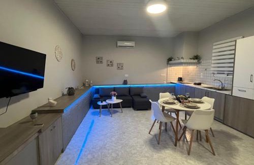 Petaloudes Casa | Sunny house