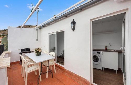 Onil Apartamento | Sunny house in Onil with terrace and bbq
