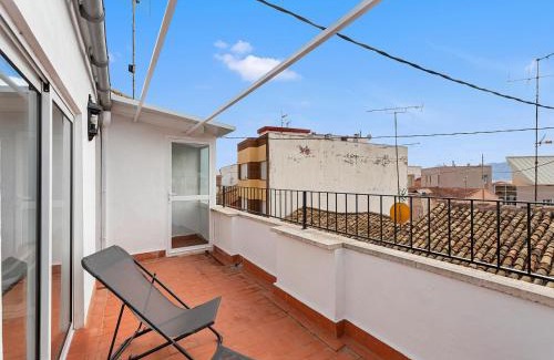 Onil Apartamento | Sunny house in Onil with terrace and bbq