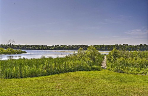 Montello Apartamento | Sunny Lakefront Retreat Boat, Fish and Hike!