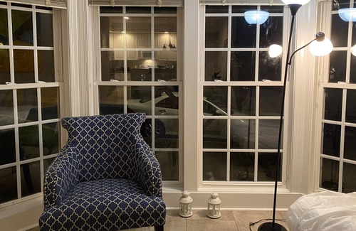Gaithersburg Apartamento | Sunny large suite