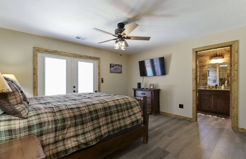 Branson Cedars Cabina | Sunny Loft Lodge | 5 Bed, 5 Bath