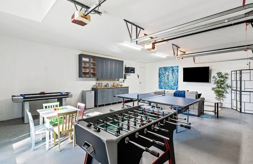 Parkland Casa | Sunny Luxury Villa w/ POOL near Downtown!